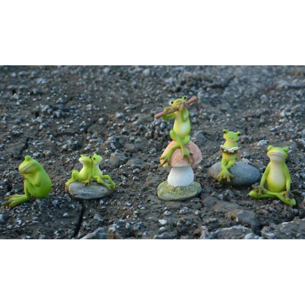 Cute Mini Frog Fairy Garden Ornament Miniature Landscape Plant Pot Dollhouse