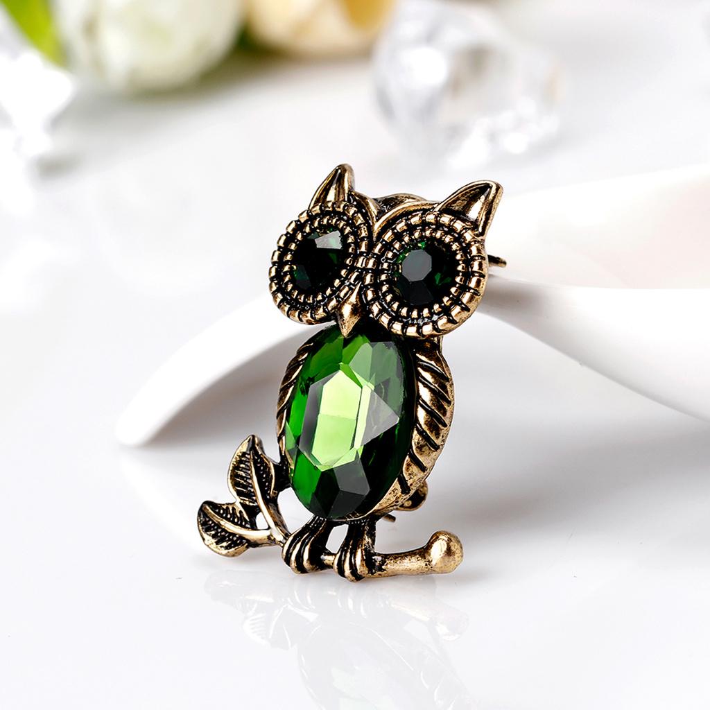 Leaf Branch Perched Owl Brooch Pin Crystal Breastpin Rhinestones Green