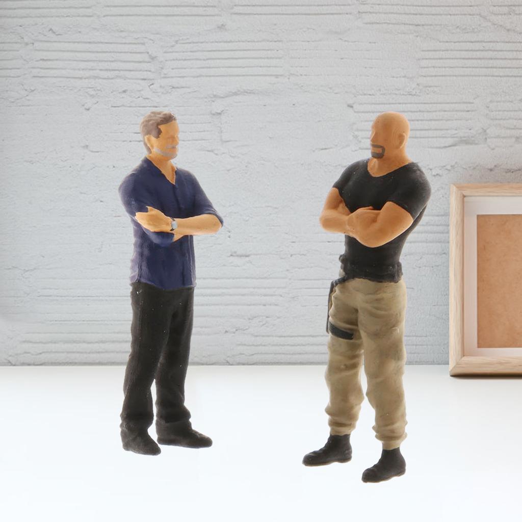 2Pcs 1/64 Miniature Racing Car Scene Character Movie Figure Model Toys 