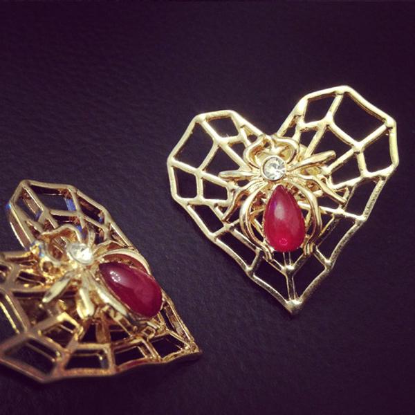 Pair Fashion Women Spider Web Heart Shirt Collar Brooch Pin Jewelry - Gold