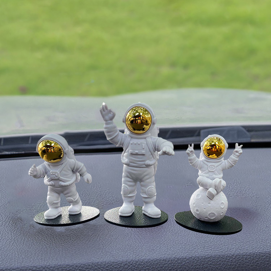 3 Pieces Spaceman Sculpture Arts Crafts Astronaut Statue Figurine  gold