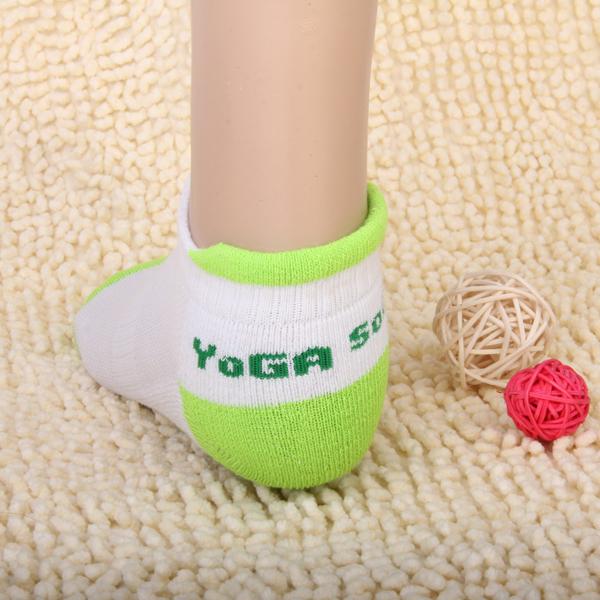 Women Non Slip Massage Granule Yoga Socks - Green