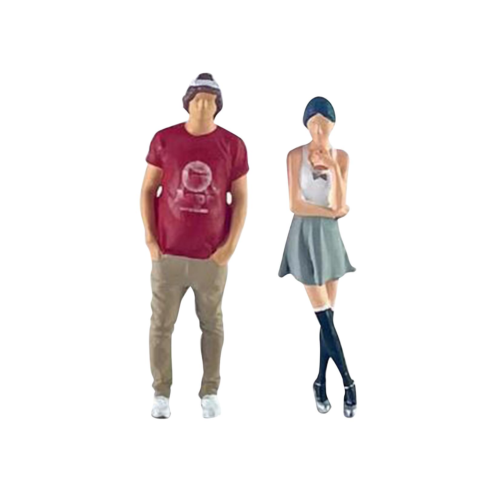 Woman And Man Figures 1:64 Scale