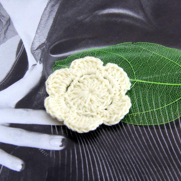 20pcs Handmade Crochet Flower Appliques Sewing Craft - Light Yellow