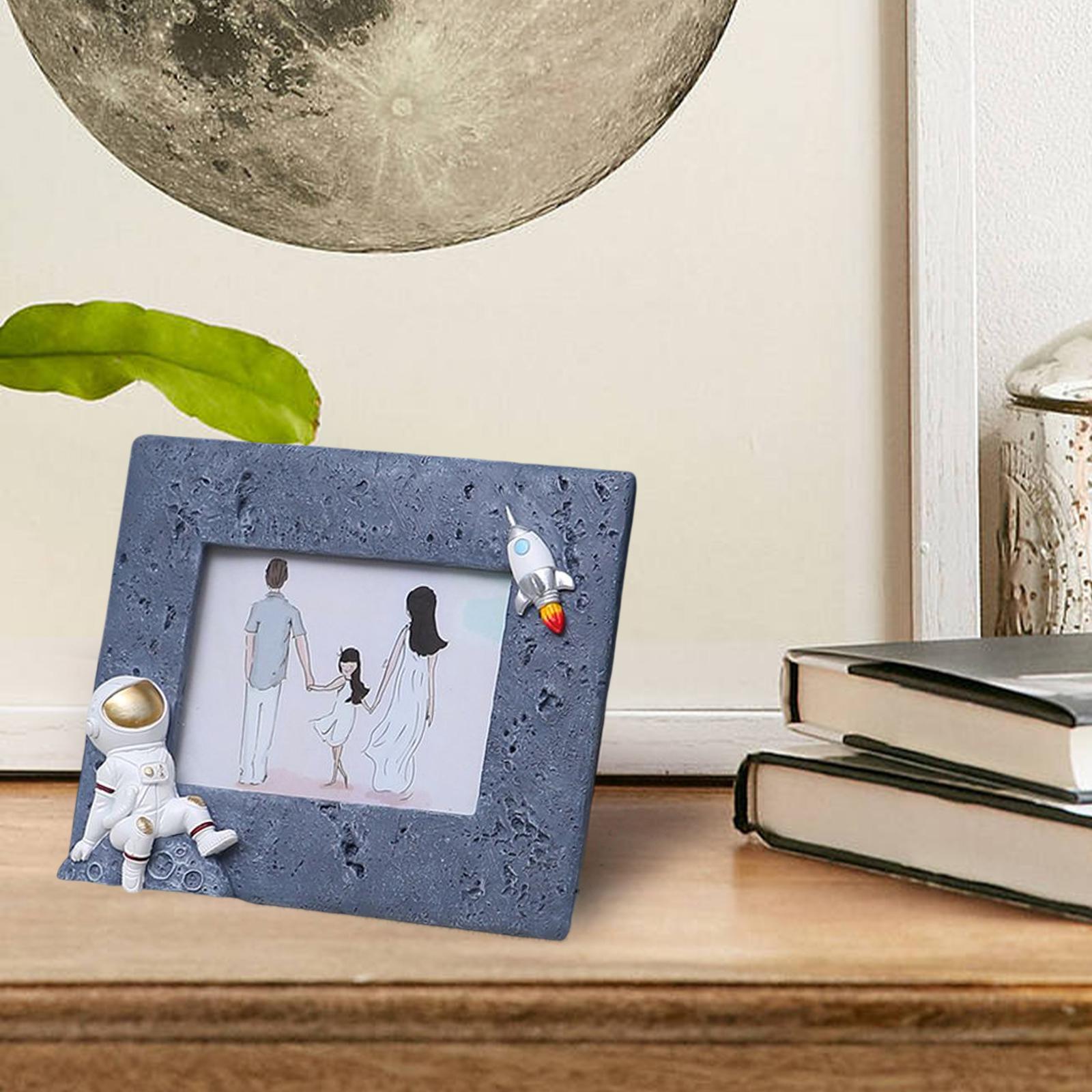 Resin Astronaut Photo Wall & Table Top Frames Photo Holder for Home 5inch 