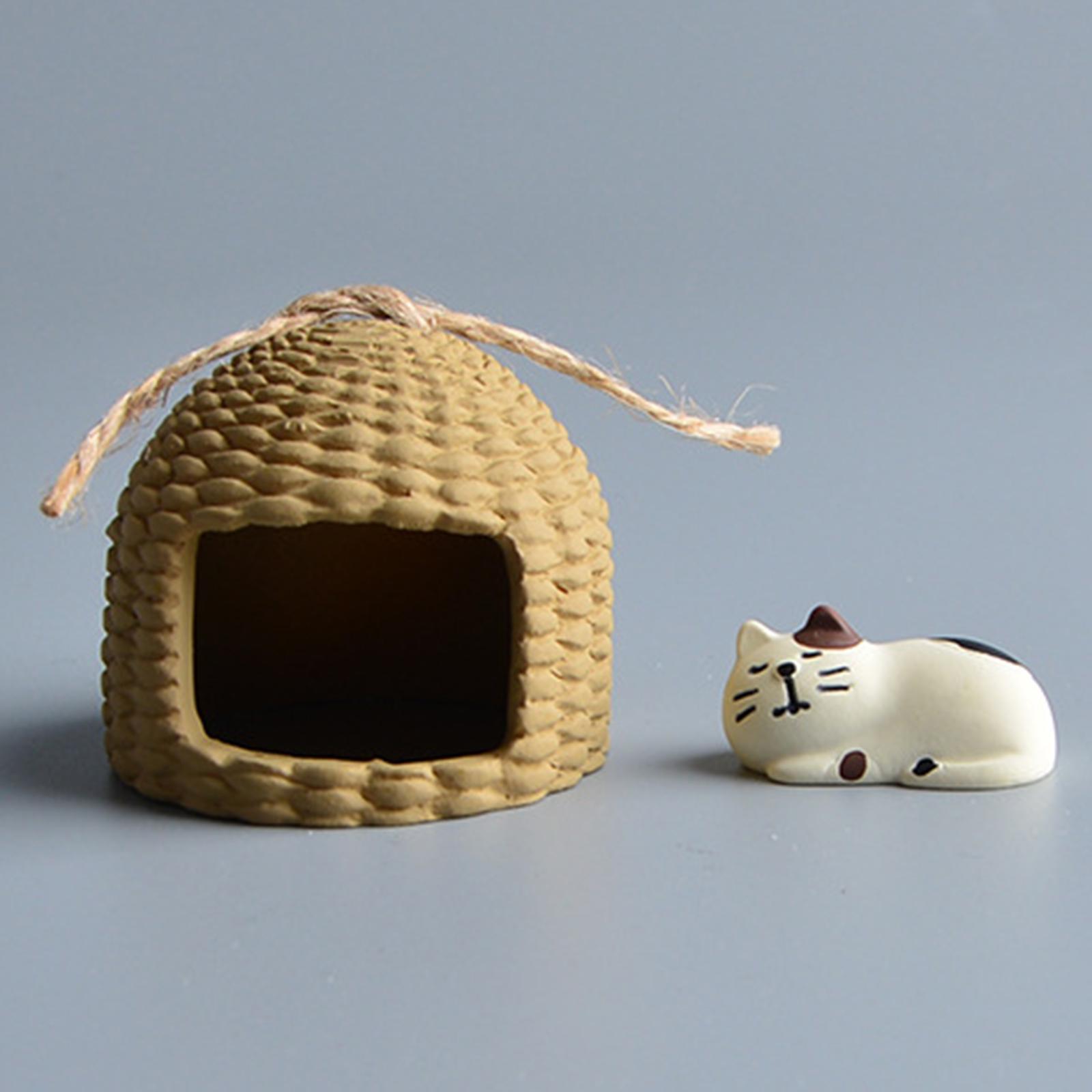 Resin Mini Cat Figurines in Bed Tent Desktop Ornament Cats Toys Sculpture