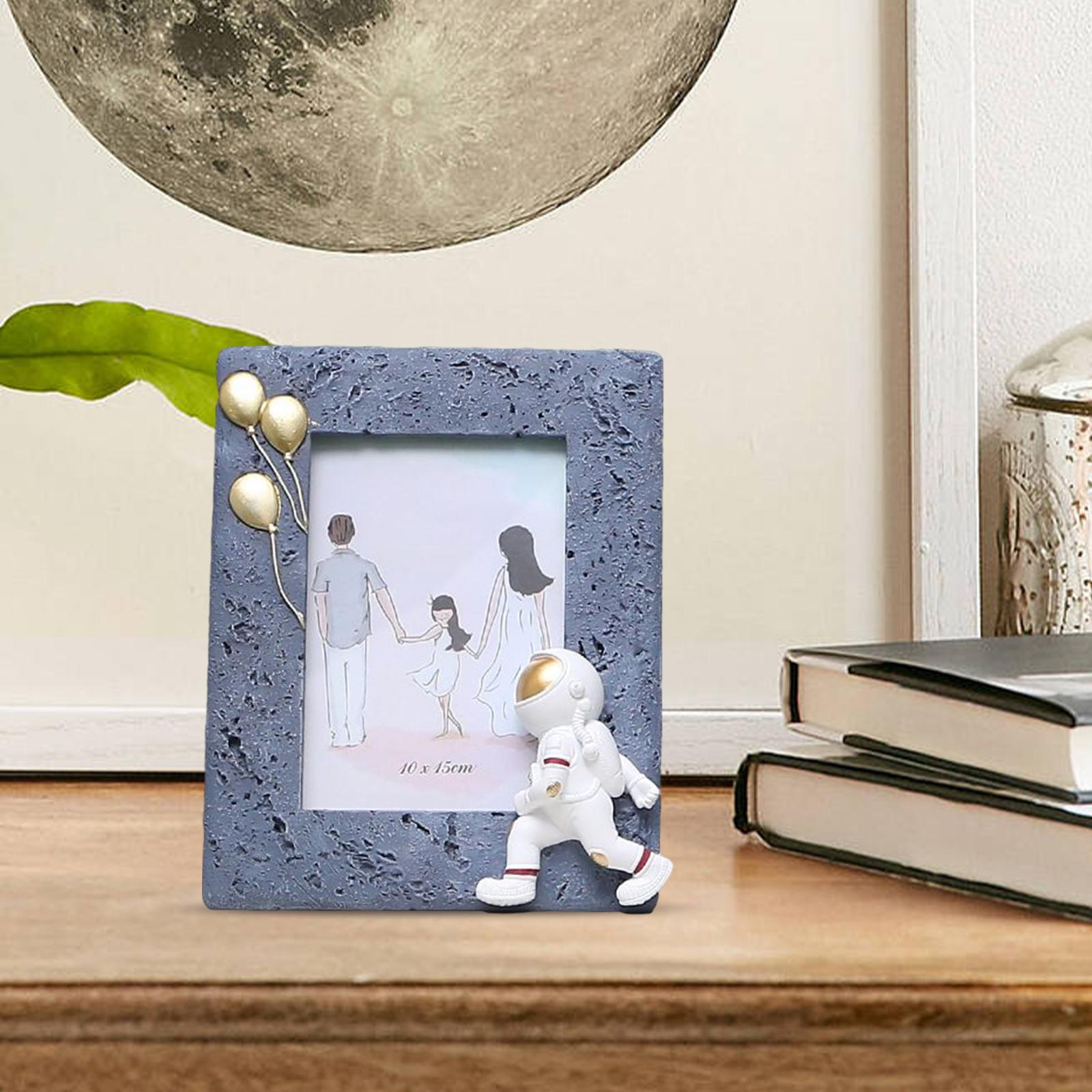 Resin Astronaut Photo Wall & Table Top Frames Photo Holder for Home 6inches
