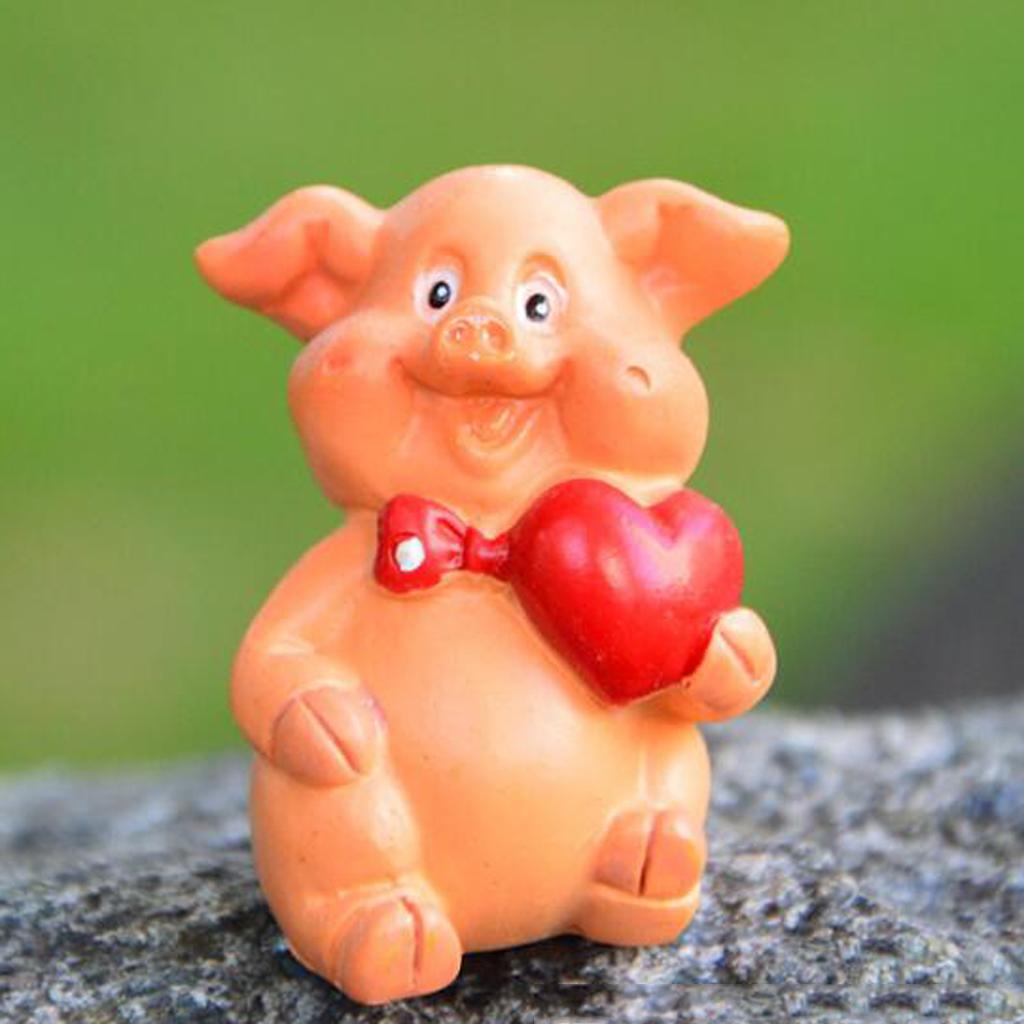 Resin Pig Figurine Fairy Garden Supplies Micro Landscape Red Heart