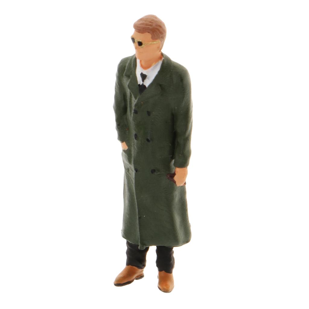 1/64 Miniature People Figures Street Scene Models Coat Green Man