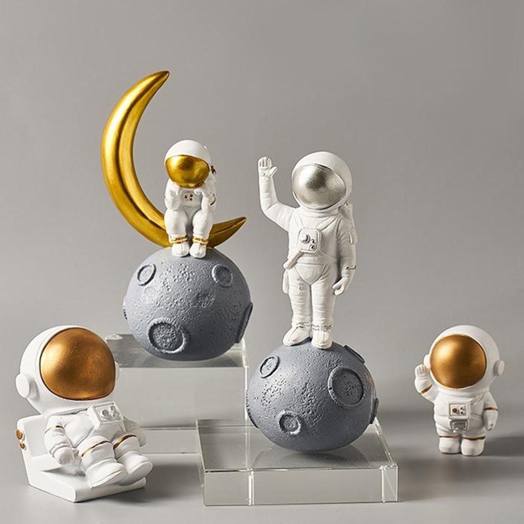 Astronaut Figure Ornaments Gift Toy Decoration Stand on the moon - Silvery