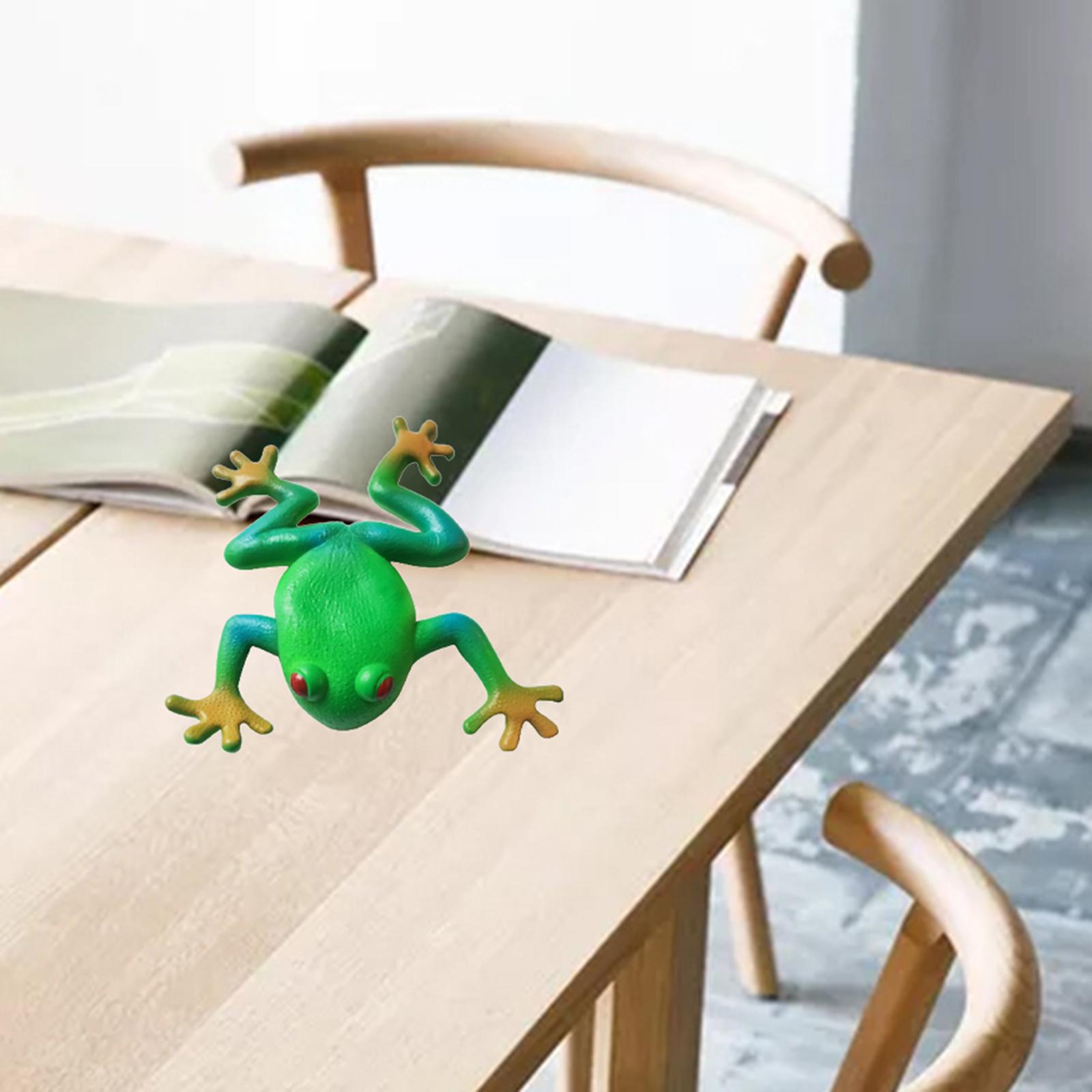 2xHalloween Toy Simulation Stretchable Rubber Frog Model Spoof Exhaust Toys