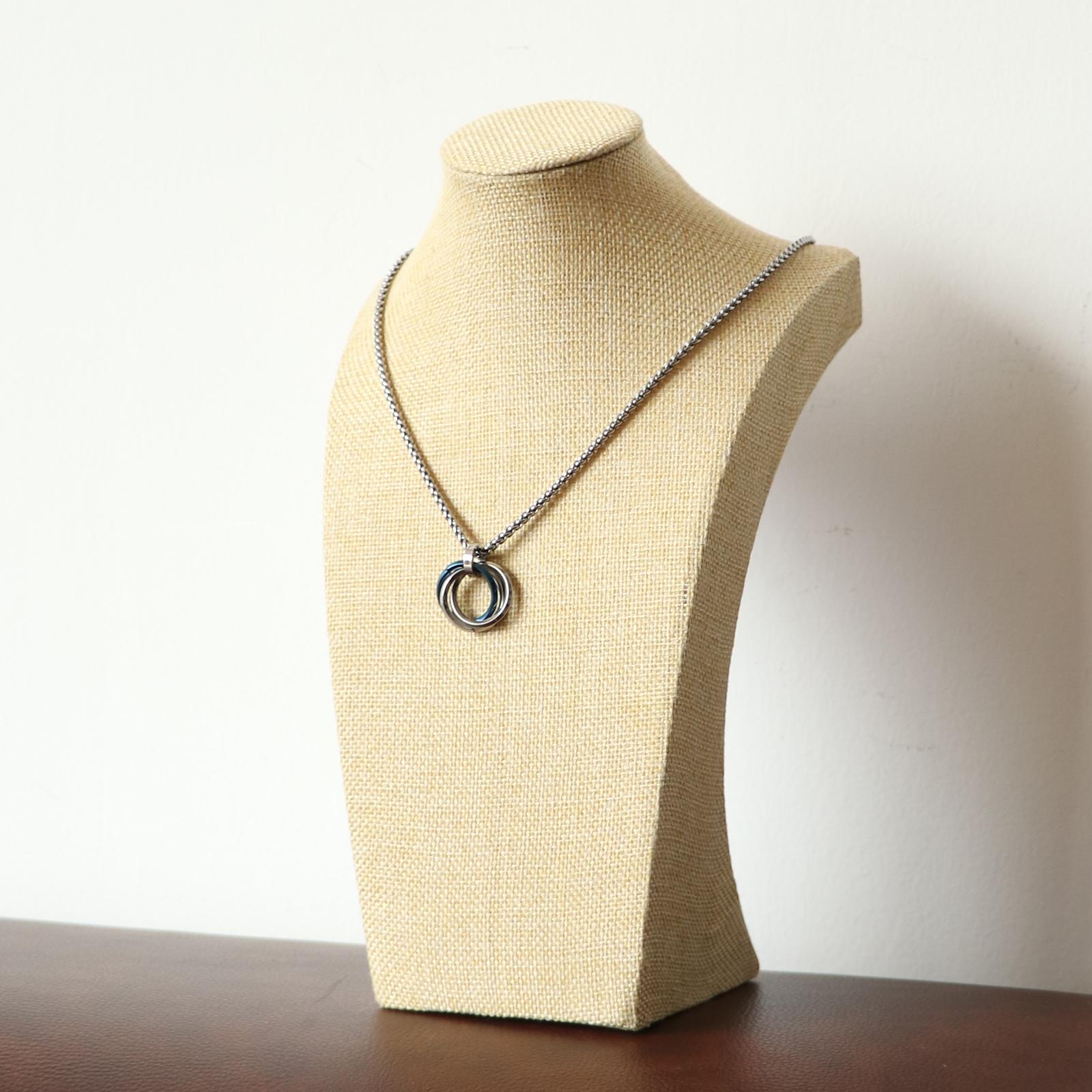 simple-necklace-display-bust-stand-mannequin-jewelry-display-holder