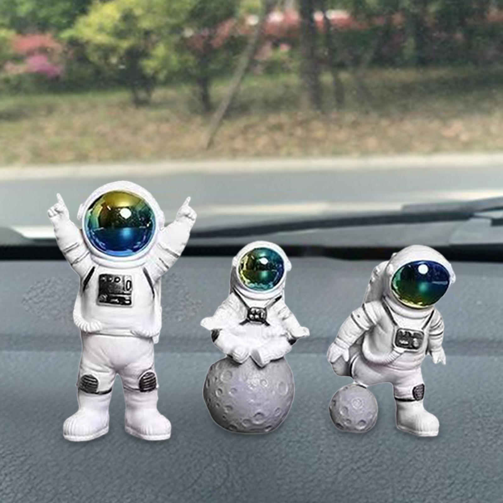 Astronaut Figure Spaceman Sculpture Resin Statue Ornament for Office Party 3pcs