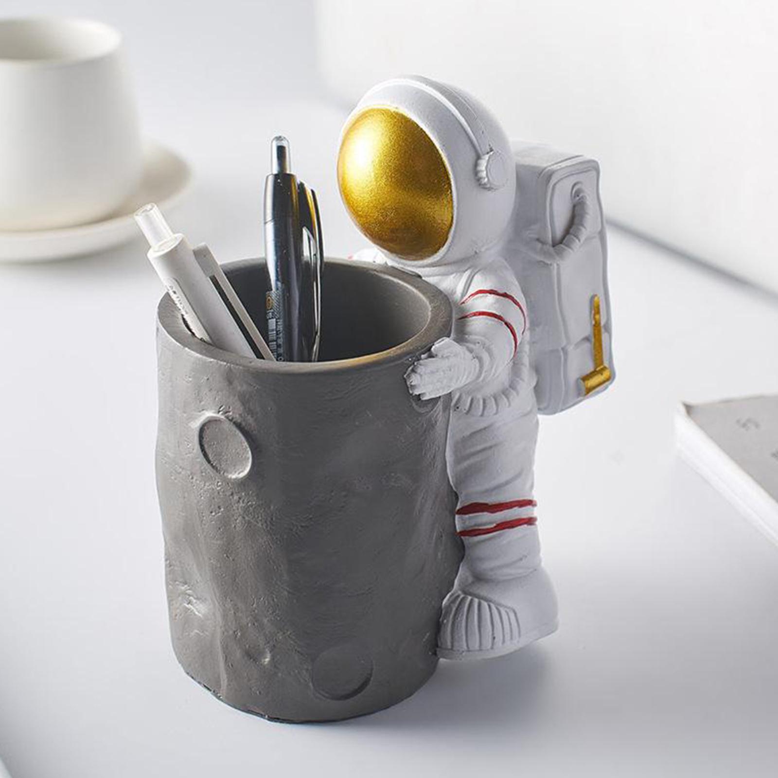 Resin Astronaut Statues Pen Holder Pencil Cup Desktop Figurine Gift Bucket